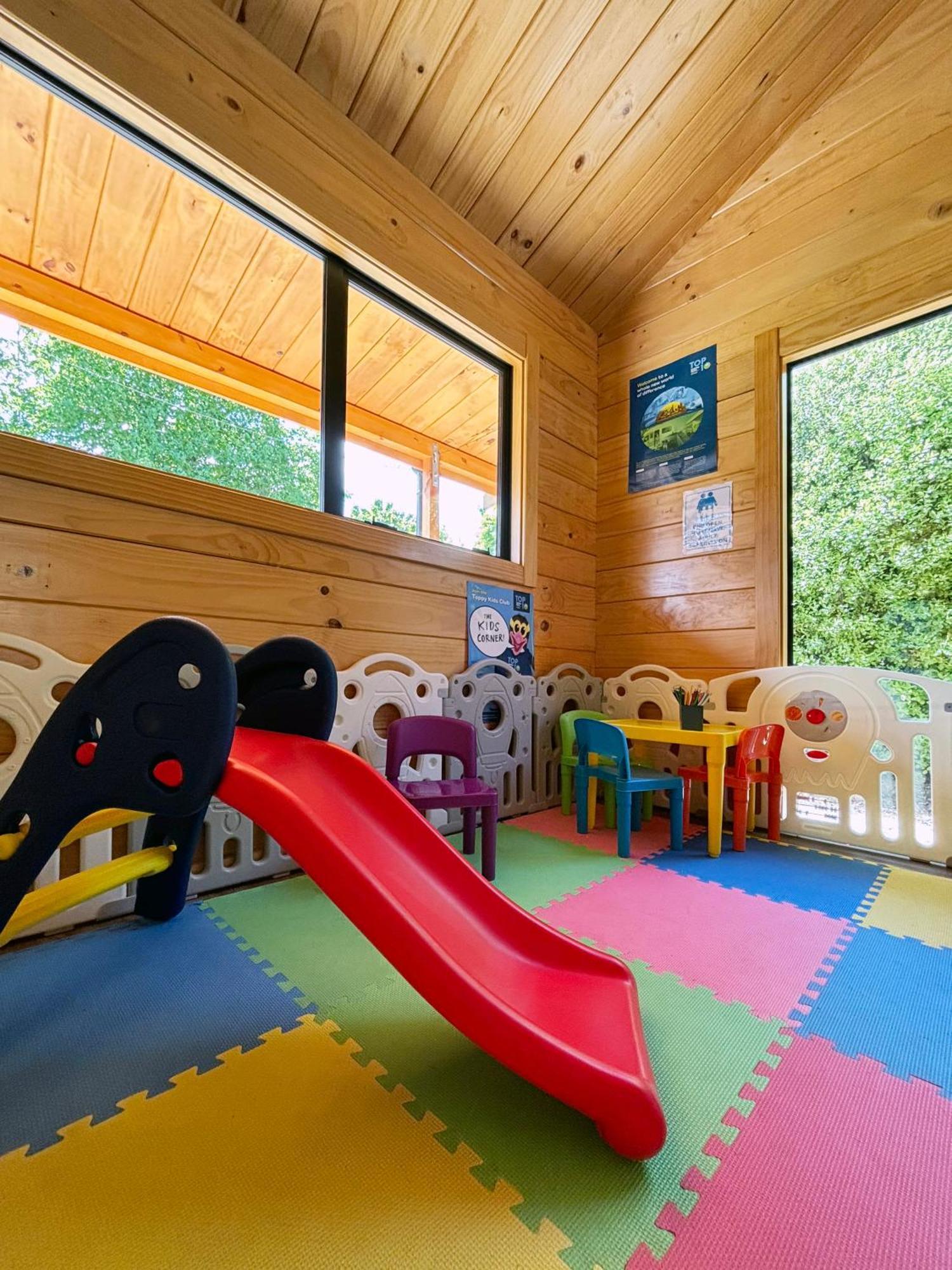 Kingston Top 10 Holiday Park Esterno foto