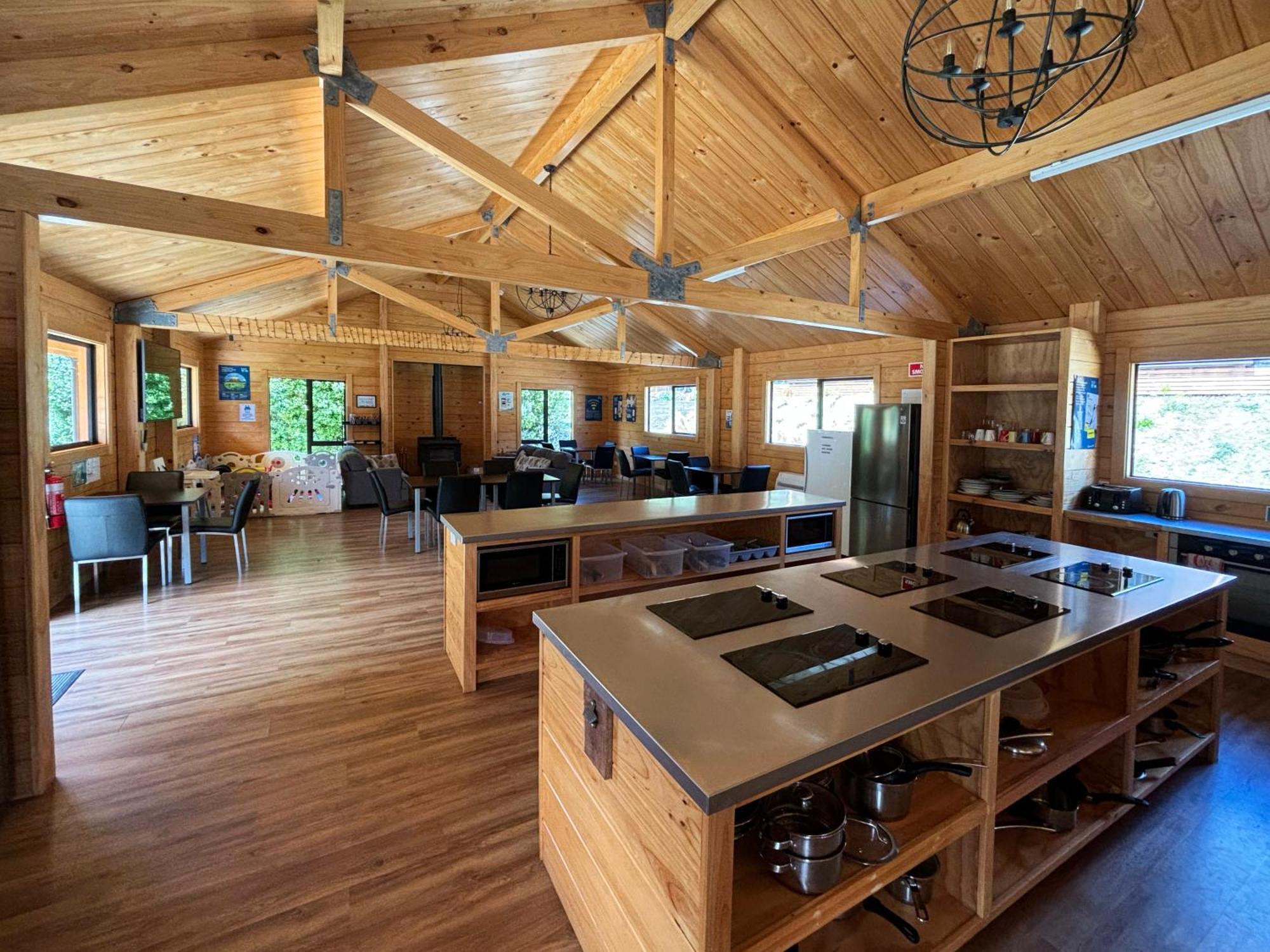 Kingston Top 10 Holiday Park Esterno foto
